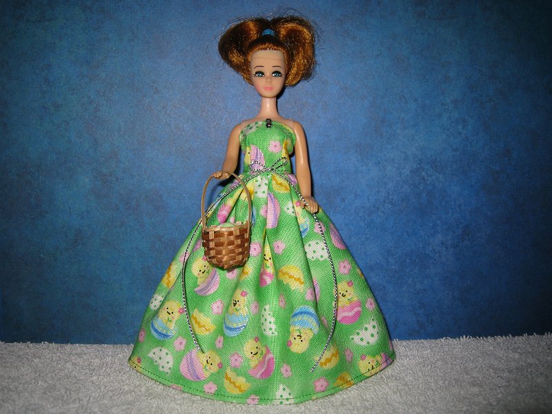 Green Chicks gown with basket