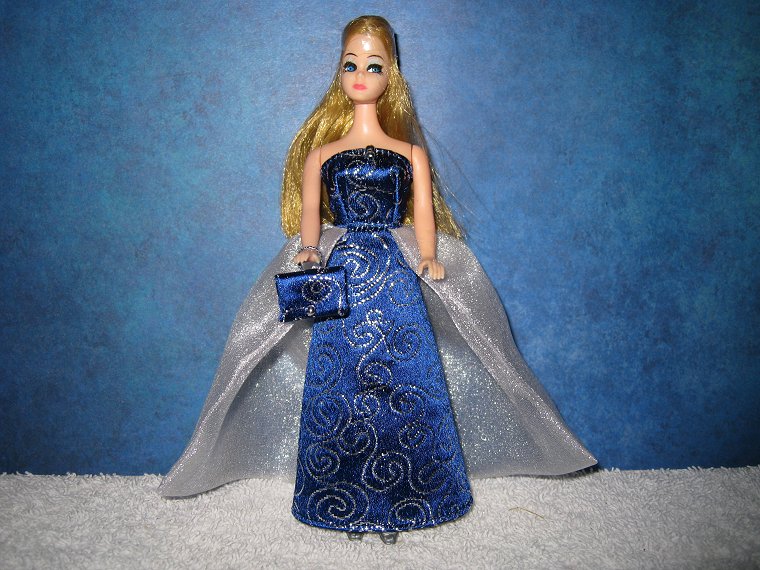 SAPPHIRE MIST gown with purse