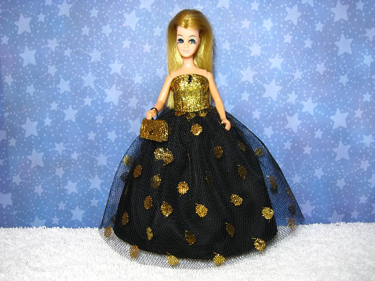 Golden Orb gown with purse